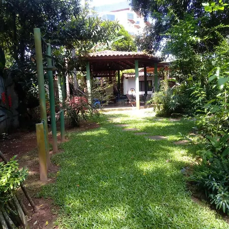 Lindas Suites A Uma Quadra Da Praia E Centro-3